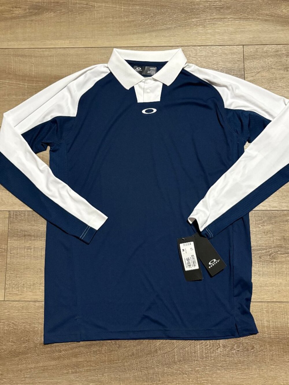 NWT OAKLEY Hydrolix UV Golf Polo Men's Medium Long Sleeve